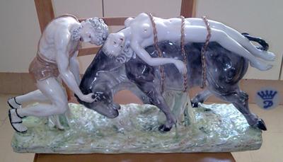 Five prong Crown Pottery Mark Over a Cursive 