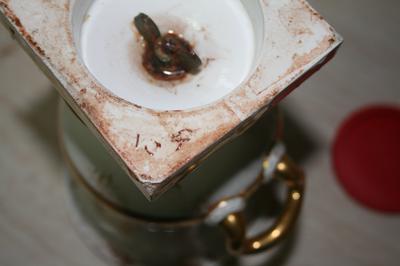 Left mark - what does this say?