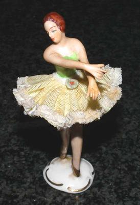 Dresden Art Mark with initials WR and cursive device