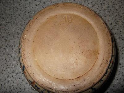 Eve-N-Bake bowls and one with 7 with a capital B