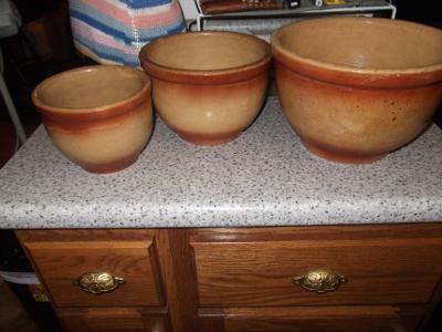 Eve-N-Bake bowls and one with 7 with a capital B