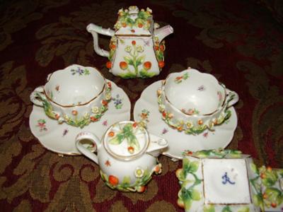 J with R Marking on tea set