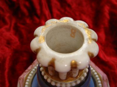 this is inside the top where the letter B is