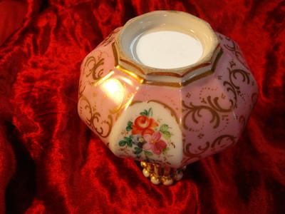 this is the base and there is no mark on it