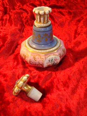 stopper fits well and does not fall out