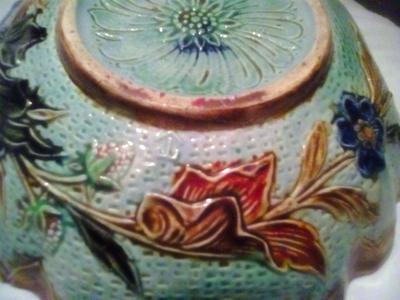 Majolica or Faience plate with V over T marking