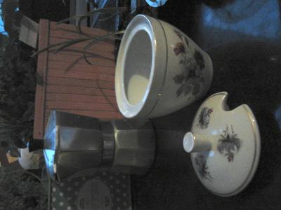 Pottery Mark - crest within a circle, two wavy lines, W A L? 