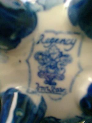 Masons Ironstone or Regency Ironstone? - 3 footed, faux handled 'blue & white' glazed pot