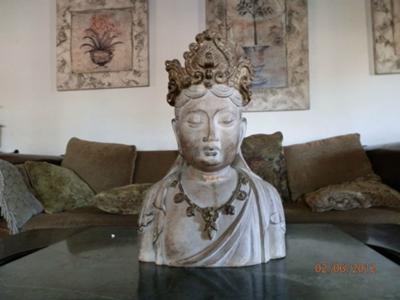 Mystery Bust?  Oriental woman with golden crown.  Italian artist.