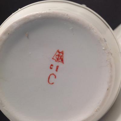 Opalescent White Pitcher Shield C Mark