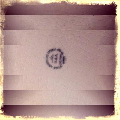 Pottery China Plate Mark Identification 'U.S.A.' Within Round Circular & Water Fountain