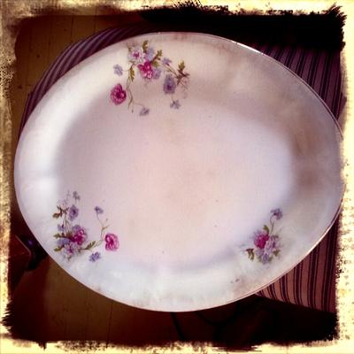 Pottery China Plate Mark Identification 'U.S.A.' Within Round Circular & Water Fountain