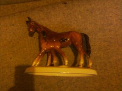 Pottery Mark Mystery - k or R or possibly two c's on a horse and foal figurine