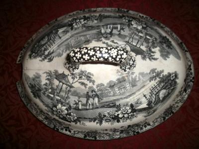 Pottery Mark Query - Crown above the word HARDY with a laurel leaves surround