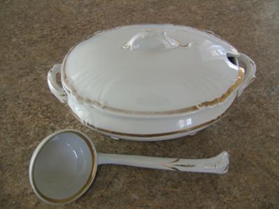 Pottery Mark Query - Lion & unicorn 