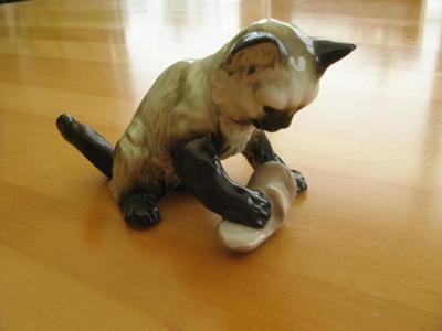 Pottery mark query - Simple blue crown with 'A A' below