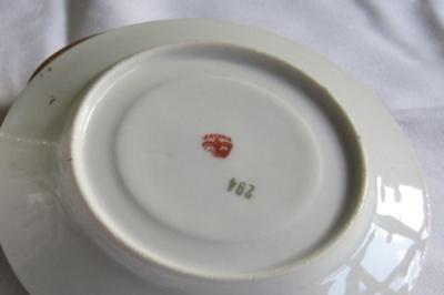 Pottery Mary Query - Victoria above Crown