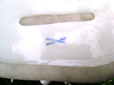 Two marks on white piece of Meissen porcelain - Incised Weiss OR Weifs