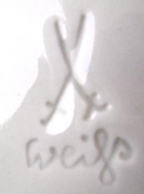Two marks on white piece of Meissen porcelain - Incised Weiss OR Weifs